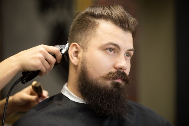 young bearded man hairdresser salon 1163 2019